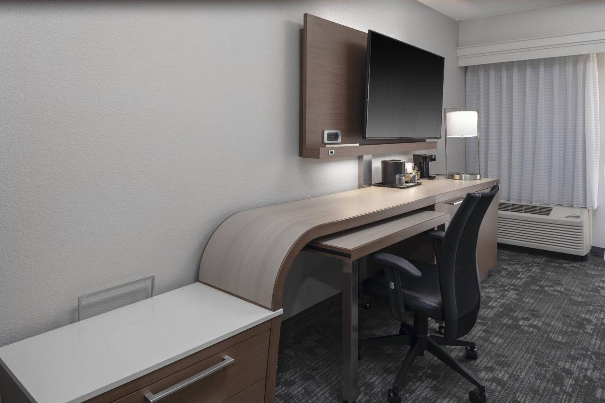 คอร์ทยาร์ด อินเดียนาโพลิส นอร์ทเวสต์ Hotel ภายนอก รูปภาพ